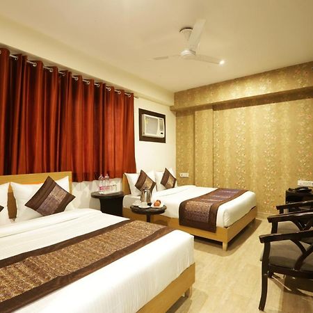 Hotel Ark Suites At Delhi Airport 新德里 外观 照片