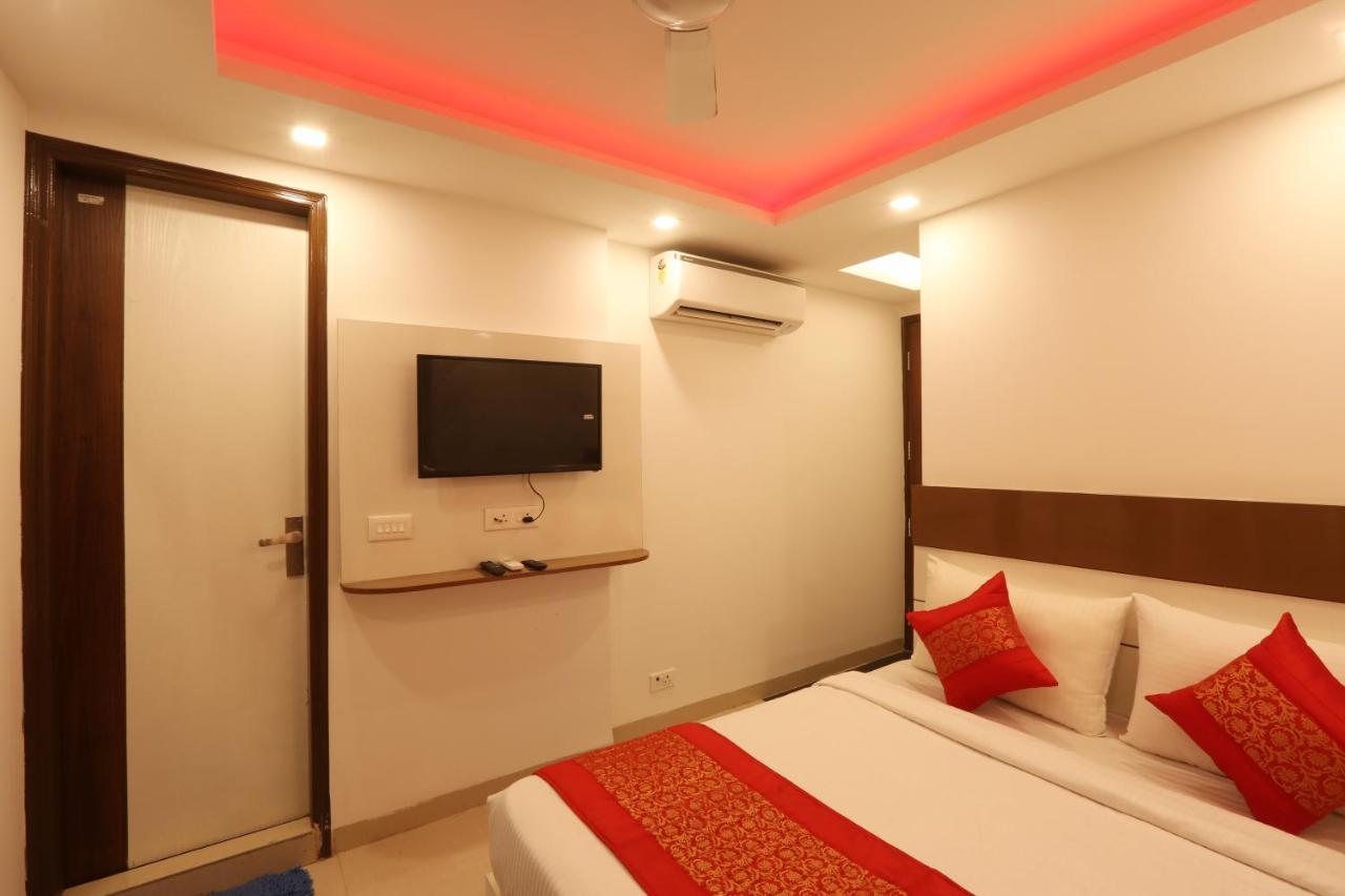 Hotel Ark Suites At Delhi Airport 新德里 外观 照片