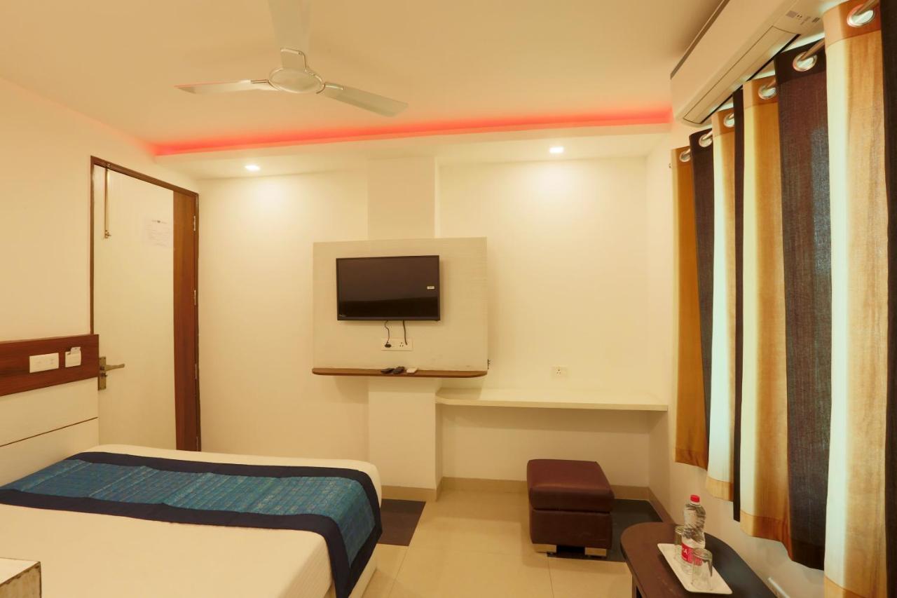 Hotel Ark Suites At Delhi Airport 新德里 外观 照片